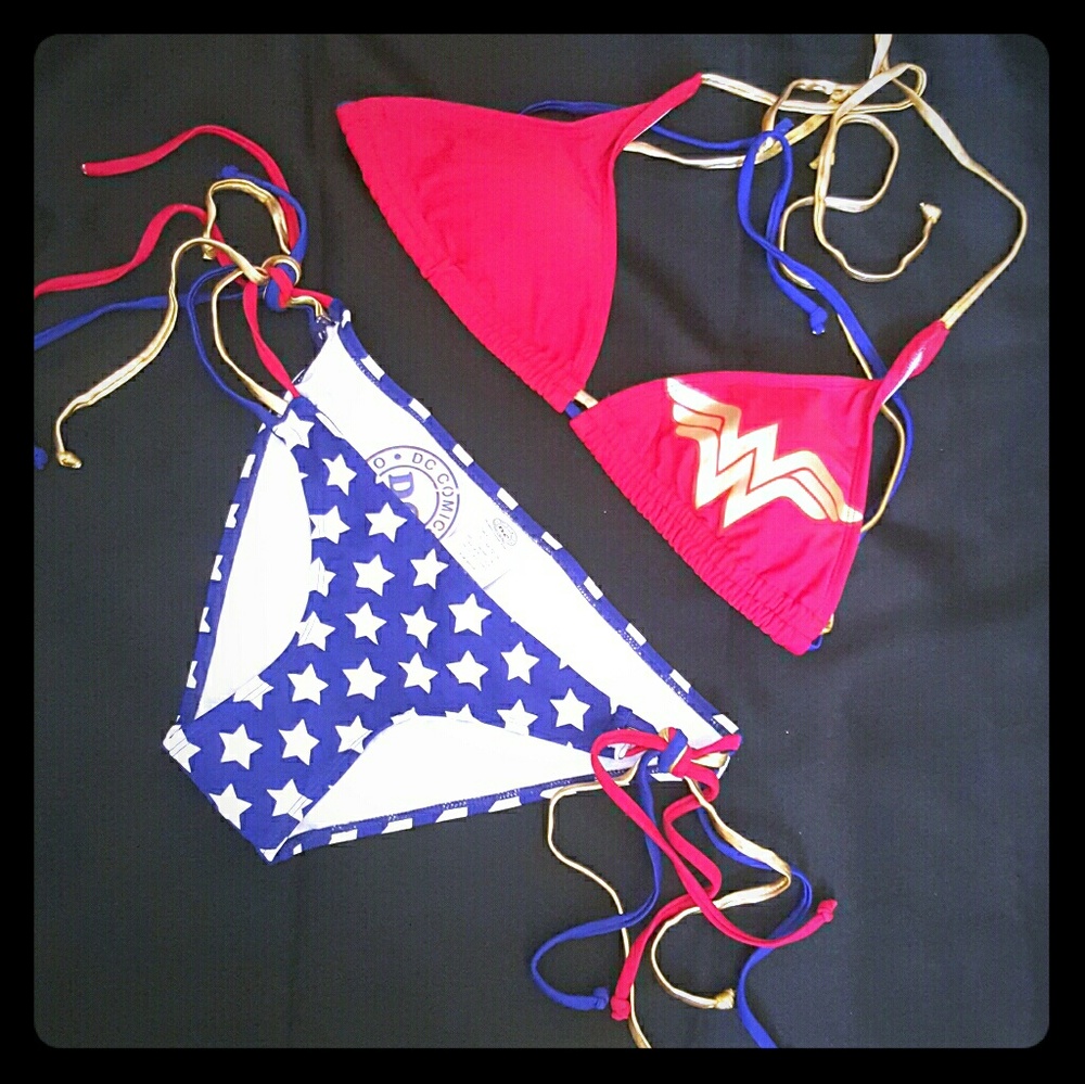 Wonder Woman Bikini